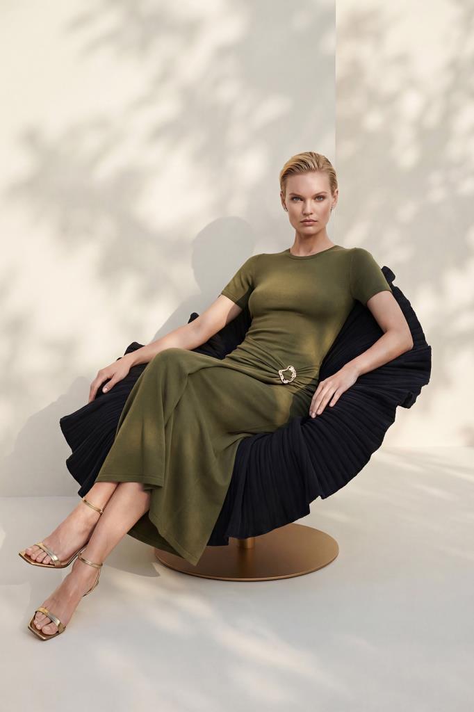 Short-Sleeve Buckle Midi Green Dress